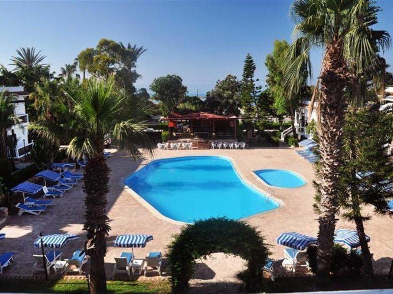 Lysithea Hotel Larnaca Extérieur photo